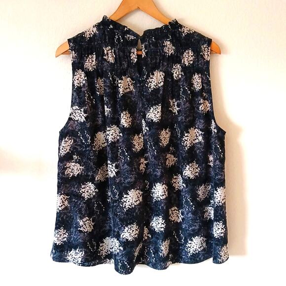 Joie Ruffle Sleeveless Baltic Print Floral Print Gray Blouse - Picture 3 of 6